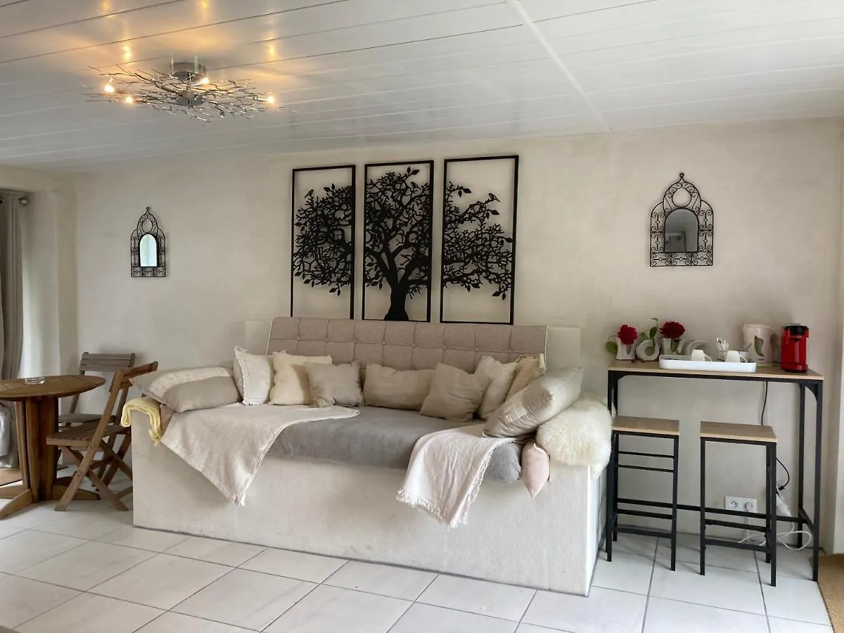 Cottage En Bordure De Riviere 0*, Saint-Ilpize
