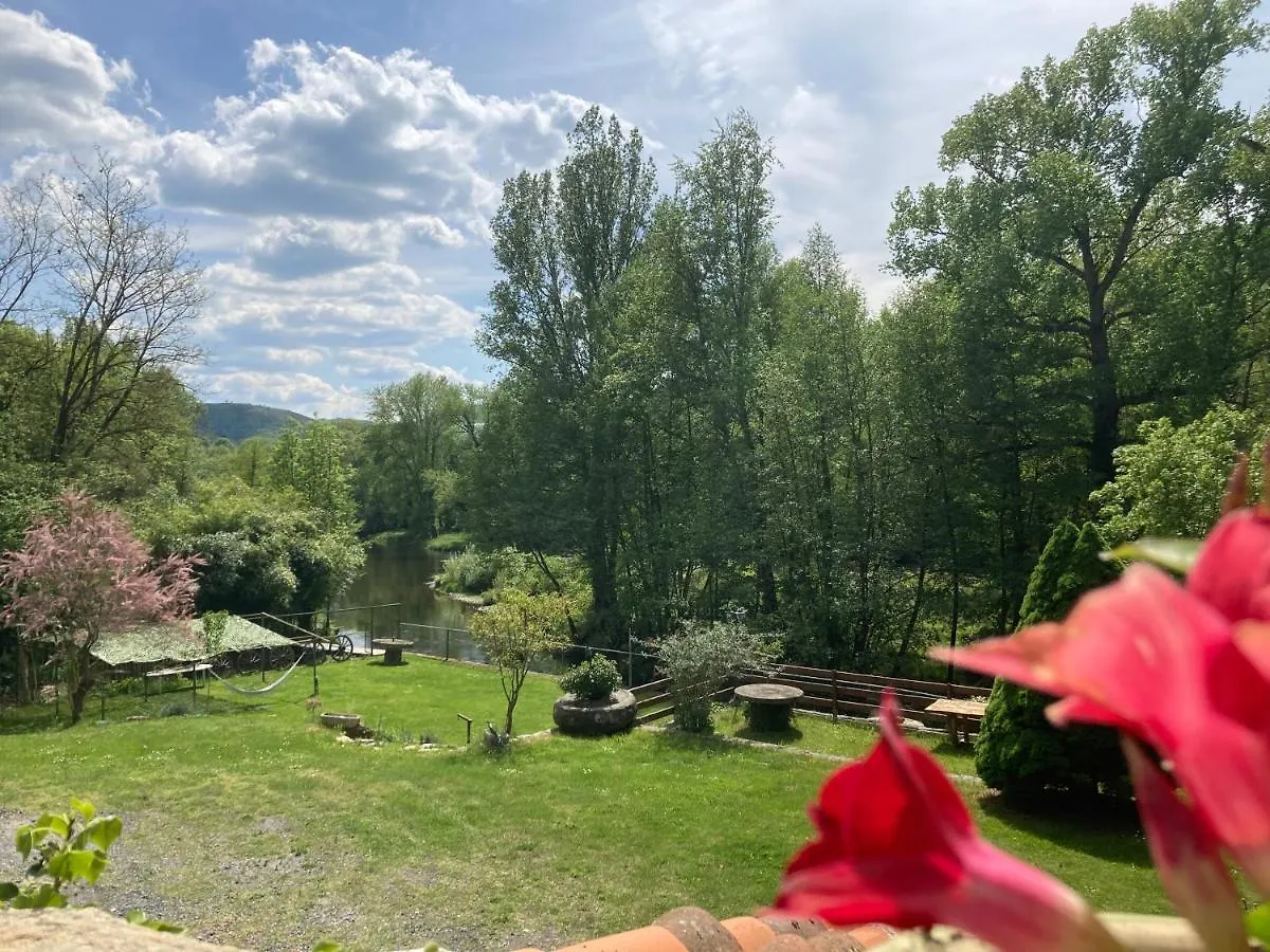 Cottage En Bordure De Riviere 0*, Saint-Ilpize France